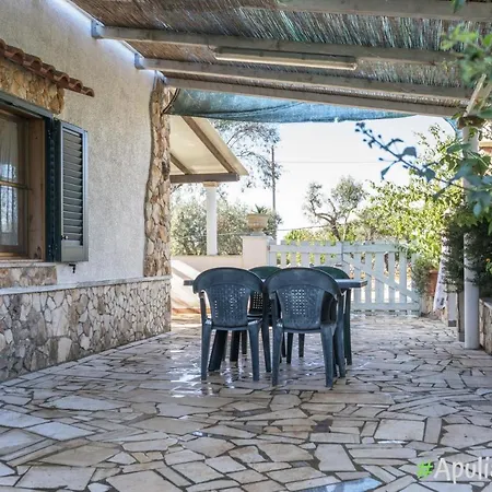 Villa Villetta Camelia, Torre Pali, Con Piscina *